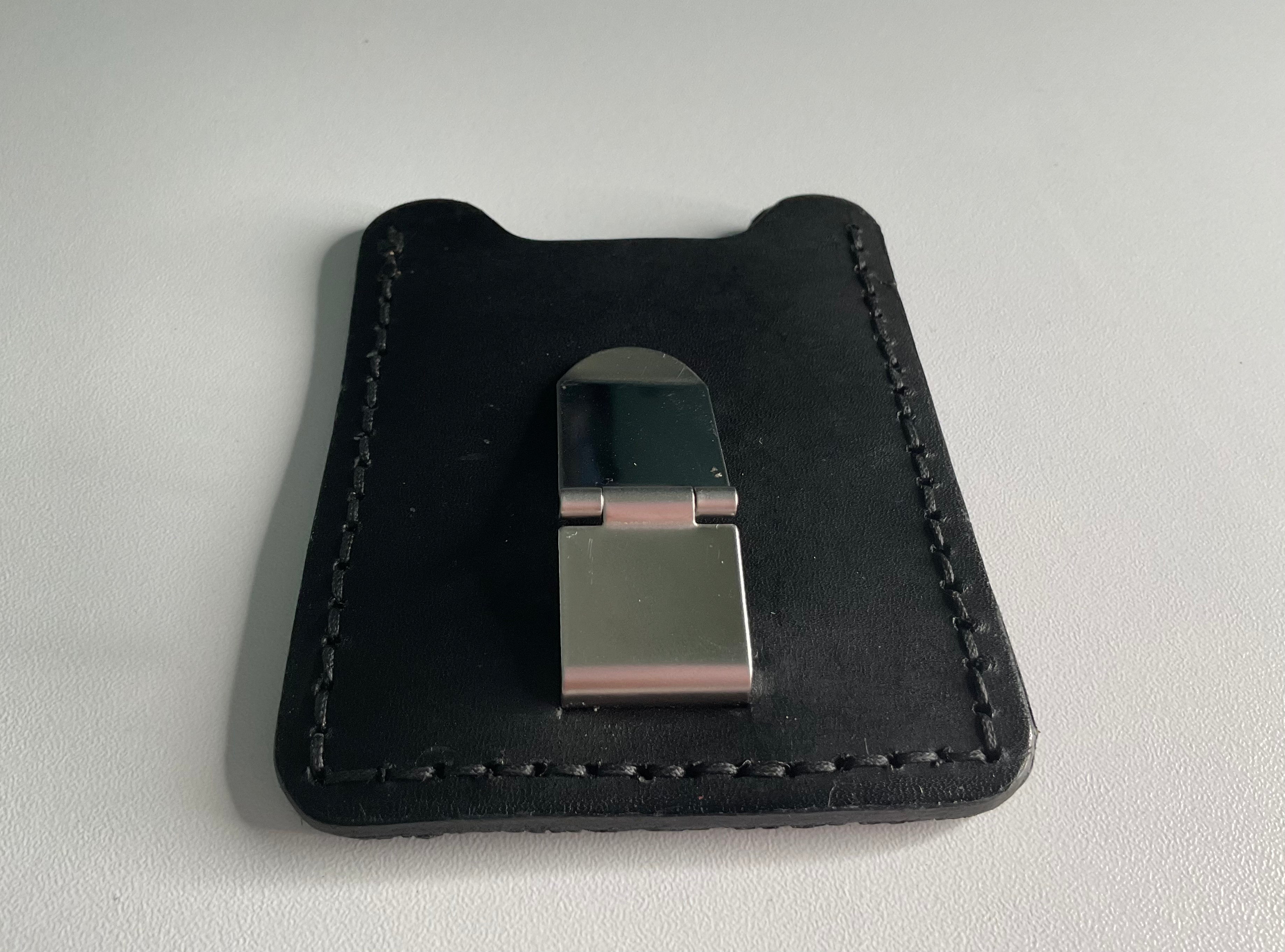 Black Stingray Leather Money Clip & Card Case – Natural Spine Detai