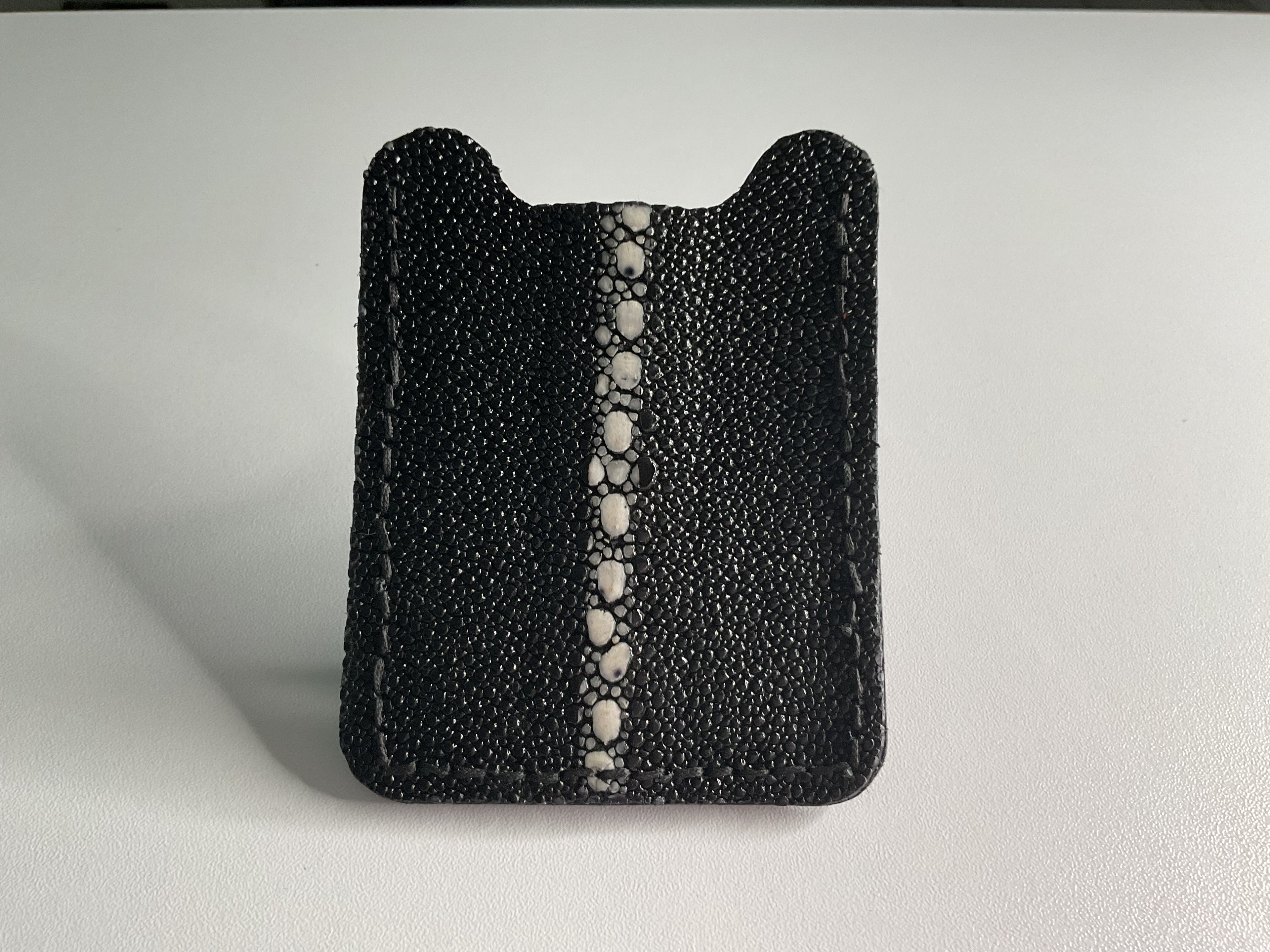 Black Stingray Leather Money Clip & Card Case – Natural Spine Detai