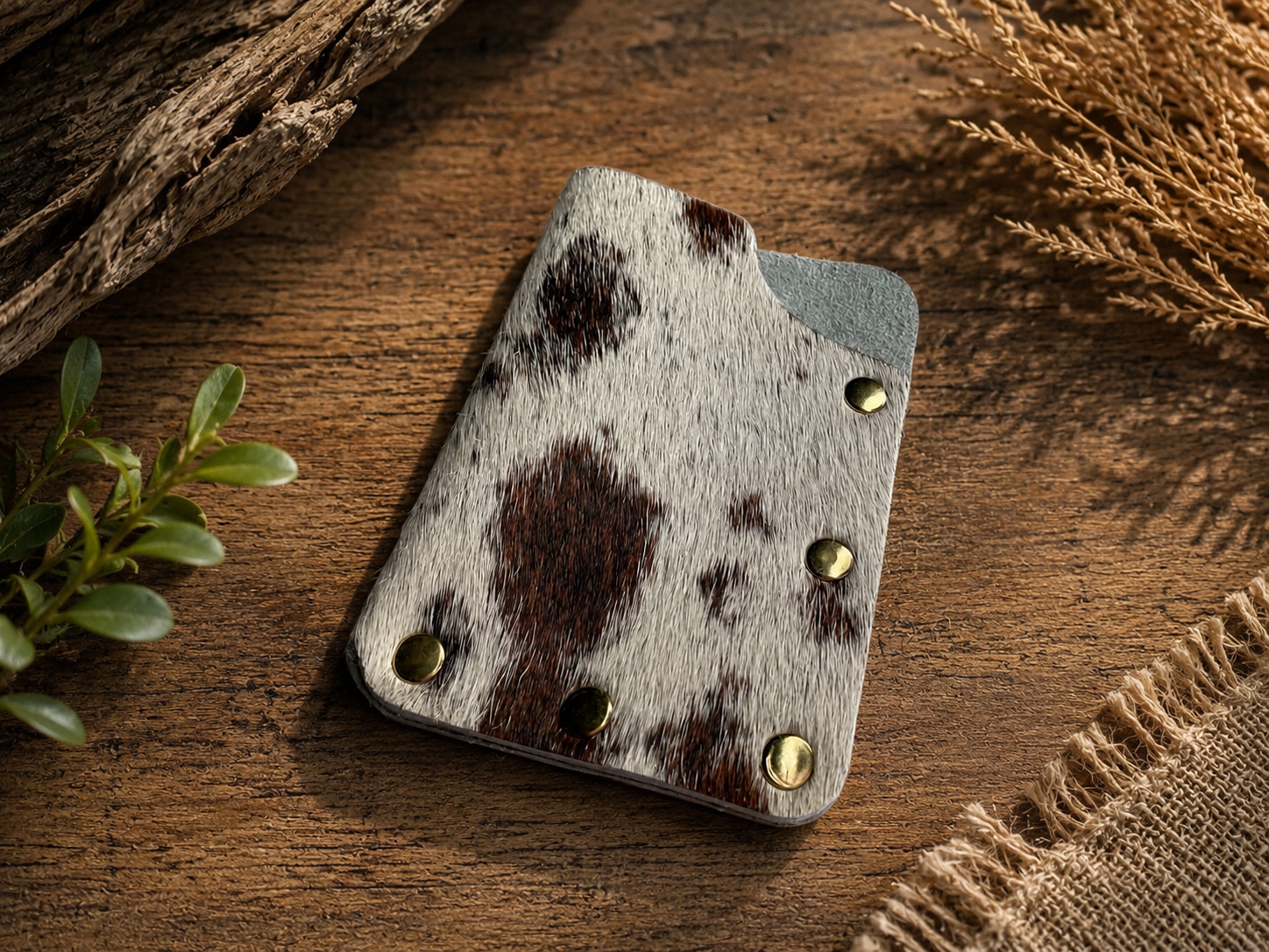 Minimalist Card Holder – Natural Light Cowhide with Gold Flat Snaps